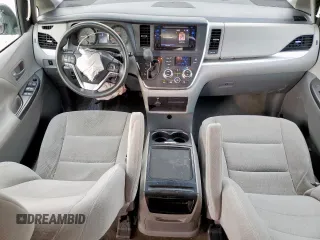 2017 Toyota Sienna LE Auto Access Seat with VIN 5TDKZ3DC5HS861042, listed as a Copart auction lot 60690025 with 85,021 mi miles and Salvage title. Bid and sale history available at DreamBid. Image 8.