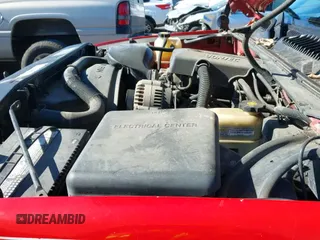 2000 Chevrolet Silverado 1500 LS z VIN 1GCEC19VXYZ345898, wystawiony jako IAAI lot #40962086 z przebiegiem 198 858 mil mil oraz . Historia ofert i sprzedaży dostępna na DreamBid. Obrazek 19.