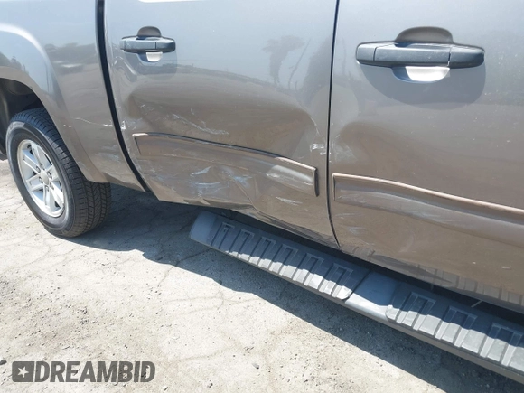 2012 GMC Sierra 1500 SLE z VIN 3GTP1VE01CG217140, wystawiony jako IAAI lot #42503838 z przebiegiem 237 912 mil mil oraz . Historia ofert i sprzedaży dostępna na DreamBid. Obrazek 17.