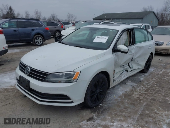 2015 Volkswagen Jetta Sedan 1.8T SE w/Connectivity with VIN 3VWD07AJXFM324240, listed as a IAAI auction lot 41558550 with 141,272 mi miles. Bid and sale history available at carsss.com. Image 17.