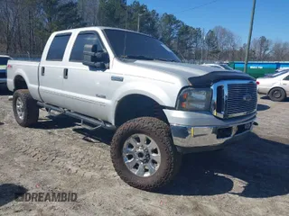 2005 Ford Super Duty F-250 XL with VIN 1FTSW21P95EA71111, listed as a IAAI auction lot 41379660 with 246,547 mi miles. Bid and sale history available at carsss.com. Image 1.