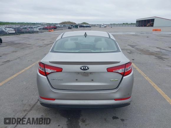 2013 Kia Optima EX z VIN KNAGM4AD1D5058829, wystawiony jako IAAI lot #42301045 z przebiegiem 90 175 mil mil oraz . Historia ofert i sprzedaży dostępna na DreamBid. Obrazek 6.