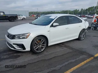 2018 Volkswagen Passat S z VIN 1VWAA7A39JC016259, wystawiony jako IAAI lot #42382550 z przebiegiem 89 143 mil mil oraz . Historia ofert i sprzedaży dostępna na DreamBid. Obrazek 19.