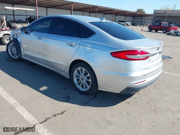 2019 Ford Fusion Hybrid SE with VIN 3FA6P0LU2KR188503, listed as a IAAI auction lot 41846755 with 67,906 mi miles. Bid and sale history available at carsss.com. Image 3.