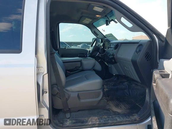 2015 Ford F-350 Platinum z VIN 1FT7W3B67FEB54426, wystawiony jako IAAI lot #42210820 z przebiegiem 189 387 mil mil oraz . Historia ofert i sprzedaży dostępna na DreamBid. Obrazek 5.