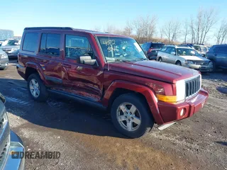 2008 Jeep Commander Sport z VIN 1J8HG48K08C180238, wystawiony jako IAAI lot #40725046 z przebiegiem 165 018 mil mil oraz . Historia ofert i sprzedaży dostępna na DreamBid. Obrazek 1.