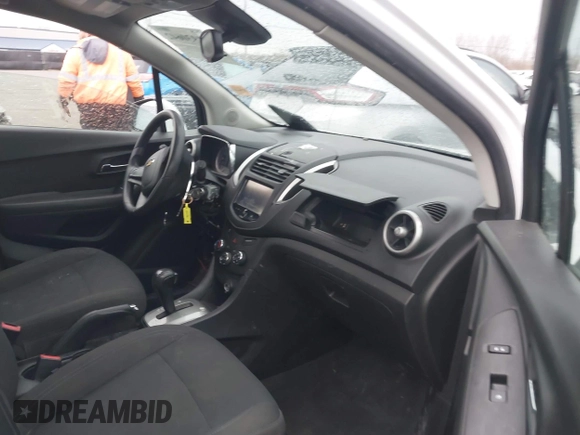 2016 Chevrolet Trax LS with VIN KL7CJKSBXGB647909, listed as a IAAI auction lot 41930642 with 112,063 mi miles. Bid and sale history available at carsss.com. Image 5.