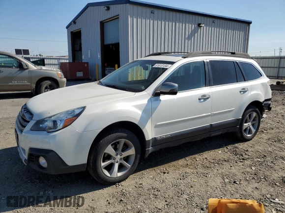 2014 Subaru Outback 2.5i Limited with VIN 4S4BRBPC7E3296629, listed as a Copart auction lot 61613134 with 0 mi miles and Salvage Title. Bid and sale history available at carsss.com. Image 1.