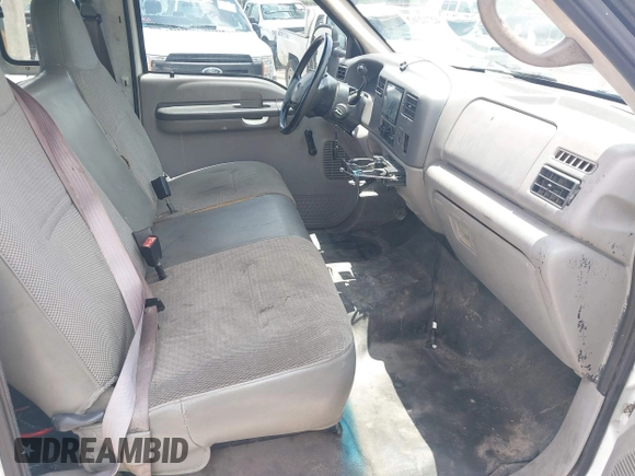 2001 Ford F-250 XL with VIN 3FTNX20L71MA26777, listed as a IAAI auction lot 42712362 with 318,429 mi miles and . Bid and sale history available at DreamBid. Image 5.