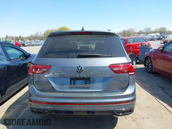 2024 Volkswagen Tiguan SE R-Line Black с VIN 3VVCB7AX2RM010794, выставлен на аукционе IAAI как лот 41894596 с пробегом 25 136 миль миль и . История ставок и продаж доступна на DreamBid. Изображение 16.
