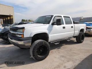 2003 Chevrolet Silverado 1500HD LS z VIN 1GCGK13U53F121654, wystawiony jako Copart lot #71167244 z przebiegiem Nie podano mil oraz Szkoda całkowita • Salvage title. Historia ofert i sprzedaży dostępna na DreamBid. Obrazek 1.