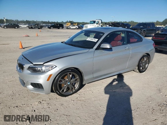 2017 BMW M2 z VIN WBA2G1C53HV638725, wystawiony jako Copart lot #81986264 z przebiegiem 59 433 mil mil oraz Szkoda całkowita • Salvage title. Historia ofert i sprzedaży dostępna na DreamBid. Obrazek 1.