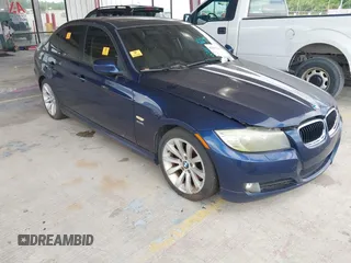 2011 BMW 3 Series 328i xDrive z VIN WBAPK5G55BNN29311, wystawiony jako IAAI lot #42299764 z przebiegiem 163 990 mil mil oraz . Historia ofert i sprzedaży dostępna na DreamBid. Obrazek 1.