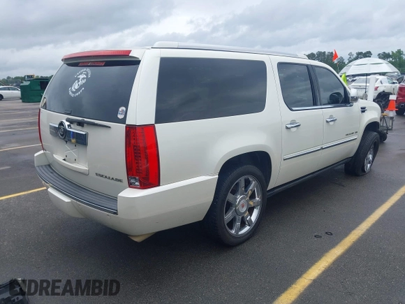 2011 Cadillac Escalade ESV Premium z VIN 1GYS4JEF9BR130075, wystawiony jako IAAI lot #42201585 z przebiegiem 237 607 mil mil oraz . Historia ofert i sprzedaży dostępna na DreamBid. Obrazek 4.