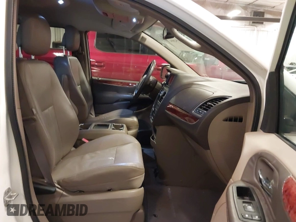 2012 Chrysler Town & Country Touring with VIN 2C4RC1BG3CR337593, listed as a IAAI auction lot 41752894 with 172,169 mi miles. Bid and sale history available at carsss.com. Image 5.