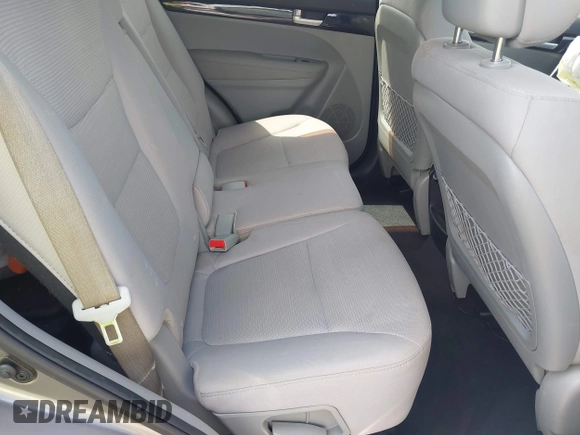 2015 Kia Sorento LX with VIN 5XYKT3A64FG611172, listed as a IAAI auction lot 42007348 with 120,426 mi miles. Bid and sale history available at carsss.com. Image 8.