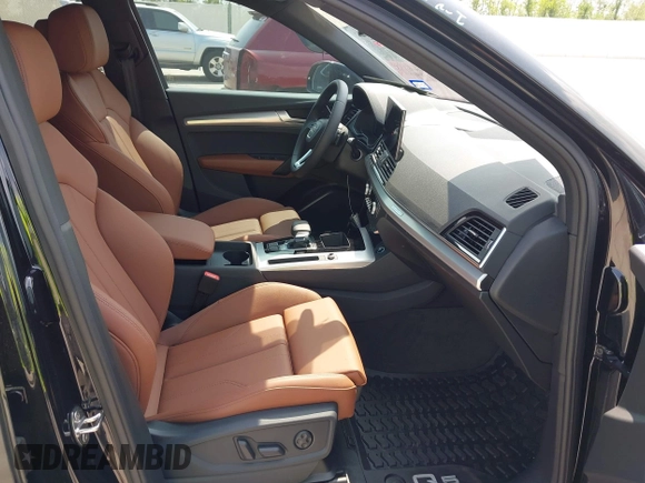 2025 Audi Q5 S line Premium z VIN WA1GAAFY3S2040329, wystawiony jako IAAI lot #41896569 z przebiegiem 2 575 mil mil oraz . Historia ofert i sprzedaży dostępna na DreamBid. Obrazek 5.