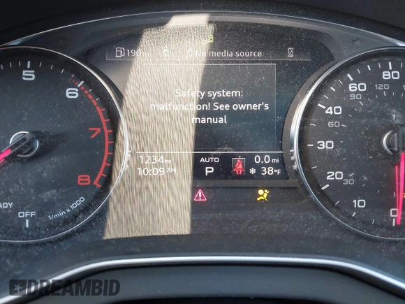 2024 Audi Q5 S line Premium z VIN WA1GAAFY5R2097223, wystawiony jako IAAI lot #41035850 z przebiegiem 1 234 mil mil oraz . Historia ofert i sprzedaży dostępna na DreamBid. Obrazek 7.