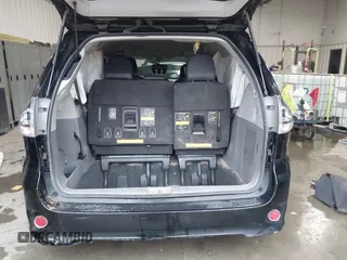 2011 Toyota Sienna SE with VIN 5TDXK3DCXBS067929, listed as a IAAI auction lot 41552044 with 203,697 mi miles. Bid and sale history available at carsss.com. Image 12.