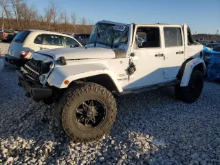 2018 Jeep Wrangler JK Unlimited Sahara with VIN 1C4BJWEG4JL888265, listed as a Copart auction lot 82708034 with 42,955 mi miles and Salvage Title. Bid and sale history available at carsss.com. Image 1.