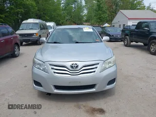 2010 Toyota Camry z VIN 4T4BF3EKXAR073360, wystawiony jako IAAI lot #42398755 z przebiegiem 263 278 mil mil oraz . Historia ofert i sprzedaży dostępna na DreamBid. Obrazek 13.