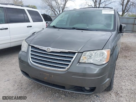 2010 Chrysler Town & Country Touring with VIN 2A4RR5D11AR194116, listed as a IAAI auction lot 42025043 with 197,826 mi miles. Bid and sale history available at carsss.com. Image 6.