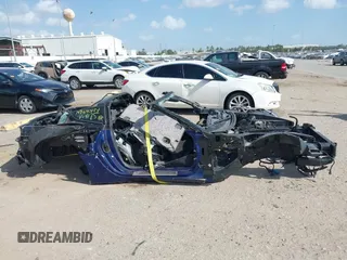 2017 Chevrolet Corvette Z51 1LT z VIN 1G1YH2D73H5114175, wystawiony jako IAAI lot #40699522 z przebiegiem Nie podano mil oraz . Historia ofert i sprzedaży dostępna na DreamBid. Obrazek 13.