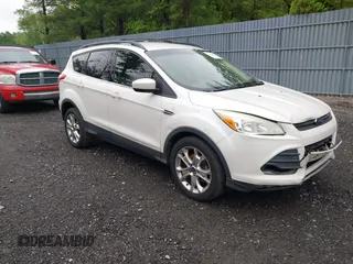 2013 Ford Escape SE с VIN 1FMCU0GX9DUD31996, выставлен на аукционе IAAI как лот 42342141 с пробегом 160 642 миль миль и . История ставок и продаж доступна на DreamBid. Изображение 1.