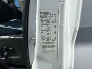 2018 Ford Transit z VIN 1FDAX2XV9JKA27938, wystawiony jako Copart lot #53981395 z przebiegiem 141 024 mil mil oraz Czysty tytuł • Clean title. Historia ofert i sprzedaży dostępna na DreamBid. Obrazek 10.
