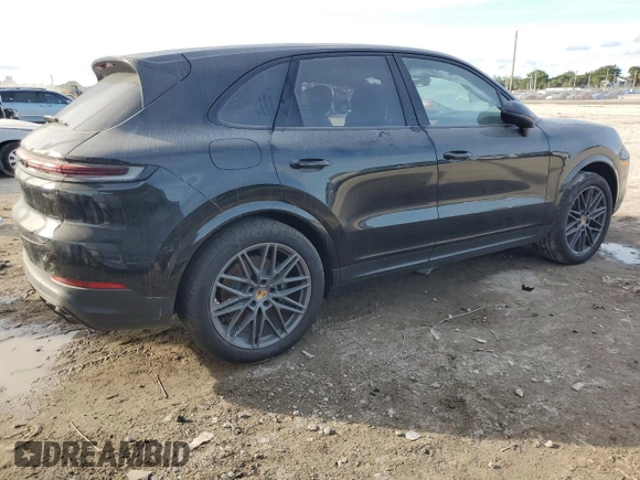 2024 Porsche Cayenne with VIN WP1AA2AY9RDA07583, listed as a Copart auction lot 84632814 with 5,260 mi miles and Salvage title. Bid and sale history available at DreamBid. Image 3.