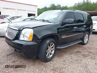 2013 GMC Yukon Denali z VIN 1GKS2EEFXDR305783, wystawiony jako IAAI lot #42305947 z przebiegiem 251 874 mil mil oraz . Historia ofert i sprzedaży dostępna na DreamBid. Obrazek 17.