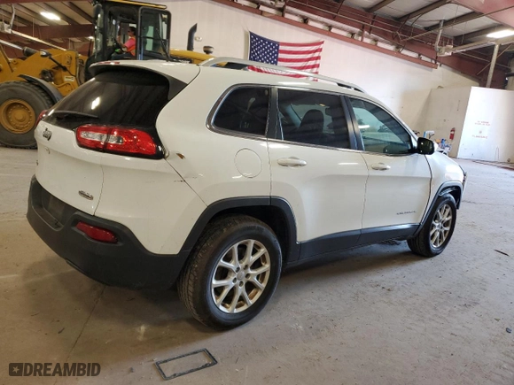 2016 Jeep Cherokee Latitude with VIN 1C4PJMCB9GW261733, listed as a Copart auction lot 64677744 with NaN miles and Salvage Title. Bid and sale history available at carsss.com. Image 3.