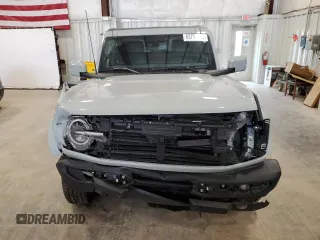 2022 Ford Bronco z VIN 1FMEE5DP8NLB90711, wystawiony jako Copart lot #63755395 z przebiegiem 22 660 mil mil oraz Szkoda całkowita • Salvage title. Historia ofert i sprzedaży dostępna na DreamBid. Obrazek 5.
