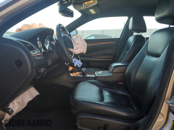 2014 Chrysler 300 z VIN 2C3CCAAG3EH141528, wystawiony jako Copart lot #53688225 z przebiegiem 132 298 mil mil oraz Szkody całkowita. Historia ofert i sprzedaży dostępna na DreamBid. Obrazek 7.