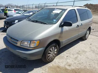 2000 Toyota Sienna CE with VIN 4T3ZF19C6YU263755, listed as a IAAI auction lot 41858870 with 190,171 mi miles. Bid and sale history available at carsss.com. Image 2.