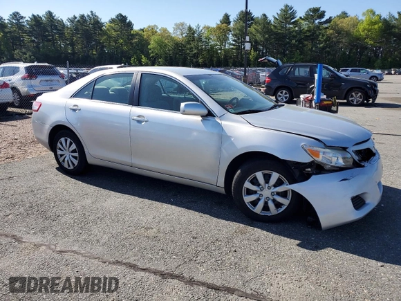 2010 Toyota Camry z VIN 4T1BF3EK8AU042859, wystawiony jako Copart lot #56377355 z przebiegiem 71 660 mil mil oraz Szkoda całkowita • Salvage title. Historia ofert i sprzedaży dostępna na DreamBid. Obrazek 4.