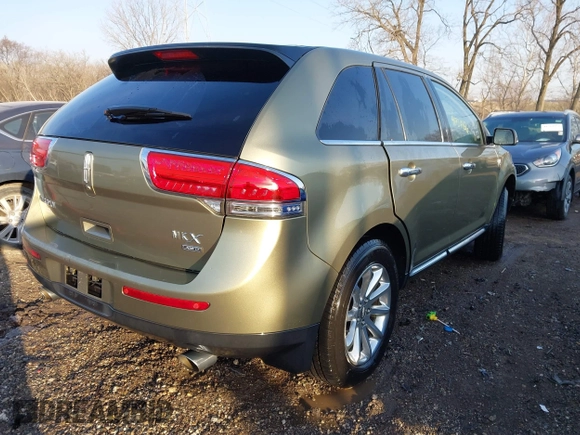 2013 Lincoln MKX z VIN 2LMDJ8JK6DBL06315, wystawiony jako IAAI lot #41737956 z przebiegiem 134 423 mil mil oraz . Historia ofert i sprzedaży dostępna na DreamBid. Obrazek 4.