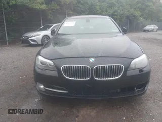 2011 BMW 5 Series 535i xDrive z VIN WBAFU7C52BDU56069, wystawiony jako IAAI lot #42376117 z przebiegiem 96 117 mil mil oraz . Historia ofert i sprzedaży dostępna na DreamBid. Obrazek 6.