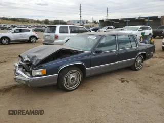 1990 Cadillac DeVille z VIN 1G6CD5338L4376482, wystawiony jako Copart lot #76513224 z przebiegiem 139 628 mil mil oraz Czysty tytuł • Clean title. Historia ofert i sprzedaży dostępna na DreamBid. Obrazek 1.
