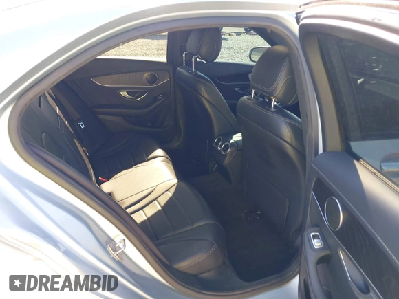 2017 Mercedes-Benz C 300 с VIN 55SWF4KB8HU194612, выставлен на аукционе IAAI как лот 42619181 с пробегом 116 078 миль миль и . История ставок и продаж доступна на DreamBid. Изображение 8.