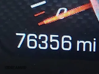 2018 Chevrolet Corvette 2LT z VIN 1G1YC2D76J5105586, wystawiony jako IAAI lot #41869092 z przebiegiem 76 356 mil mil oraz . Historia ofert i sprzedaży dostępna na DreamBid. Obrazek 16.