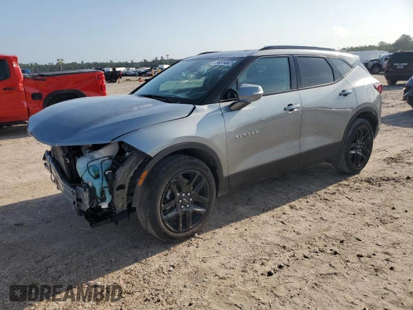 2023 Chevrolet Blazer LT z VIN 3GNKBJRS8PS204164, wystawiony jako Copart lot #56314825 z przebiegiem 26 679 mil mil oraz Szkoda całkowita • Salvage title. Historia ofert i sprzedaży dostępna na DreamBid. Obrazek 1.