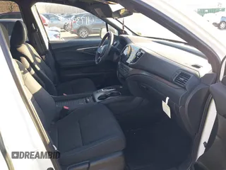 2021 Honda Passport Sport with VIN 5FNYF8H21MB031674, listed as a IAAI auction lot 41739769 with 36,894 mi miles and . Bid and sale history available at DreamBid. Image 5.