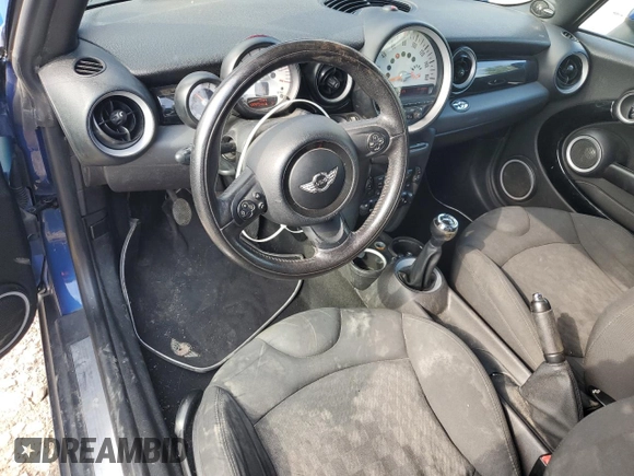 2012 MINI Convertible с VIN WMWZN3C53CT265318, выставлен на аукционе Copart как лот 56195735 с пробегом 120 972 миль миль и Списание • Salvage title. История ставок и продаж доступна на DreamBid. Изображение 8.