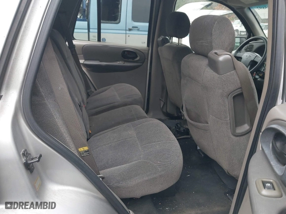 2004 Chevrolet TrailBlazer LT with VIN 1GNDS13S642168175, listed as a IAAI auction lot 41585892 with 167,695 mi miles. Bid and sale history available at carsss.com. Image 8.