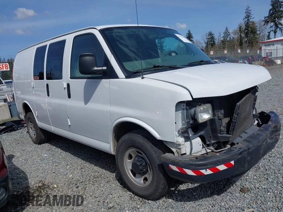 2007 GMC Savana Cargo with VIN 1GTGG25V371206766, listed as a IAAI auction lot 41955906 with 125,569 mi miles. Bid and sale history available at carsss.com. Image 1.