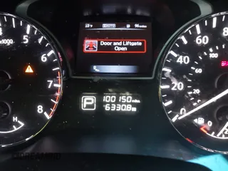 2015 Nissan Pathfinder S z VIN 5N1AR2MM8FC703674, wystawiony jako IAAI lot #41548944 z przebiegiem 100 150 mil mil oraz . Historia ofert i sprzedaży dostępna na DreamBid. Obrazek 7.