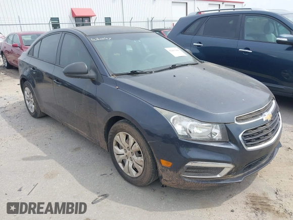 2015 Chevrolet Cruze LS z VIN 1G1PA5SH8F7164276, wystawiony jako IAAI lot #42067080 z przebiegiem 150 369 mil mil oraz . Historia ofert i sprzedaży dostępna na DreamBid. Obrazek 1.