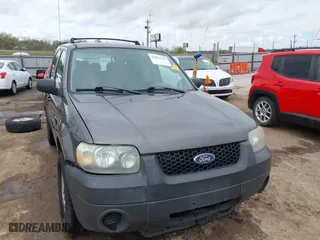 2006 Ford Escape XLS with VIN 1FMYU92ZX6KB10330, listed as a IAAI auction lot 41855529 with 249,548 mi miles. Bid and sale history available at carsss.com. Image 13.