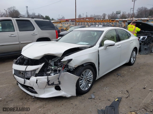 2013 Lexus ES 350 4dr Sdn with VIN JTHBK1GG6D2069053, listed as a IAAI auction lot 41688208 with 68,518 mi miles. Bid and sale history available at carsss.com. Image 17.